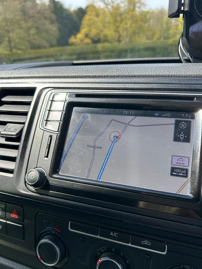 VOLKSWAGEN TRANSPORTER
