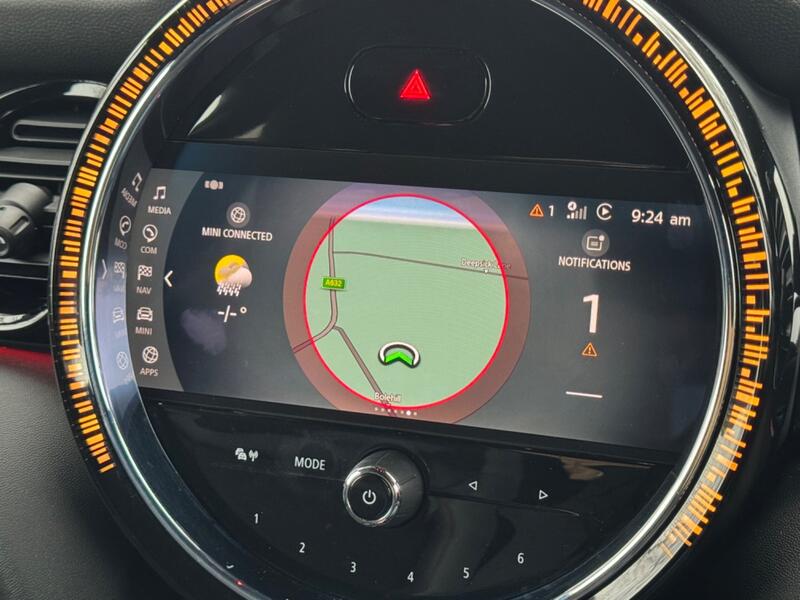 MINI HATCH