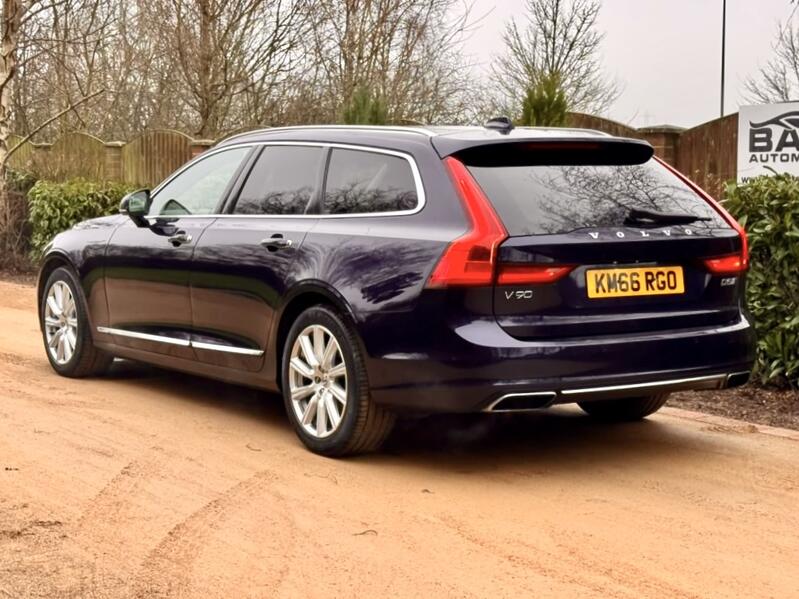 VOLVO V90