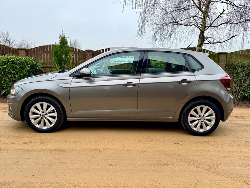 VOLKSWAGEN POLO