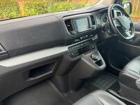 PEUGEOT TRAVELLER