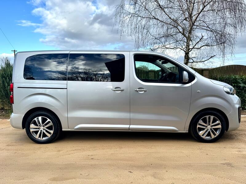 PEUGEOT TRAVELLER