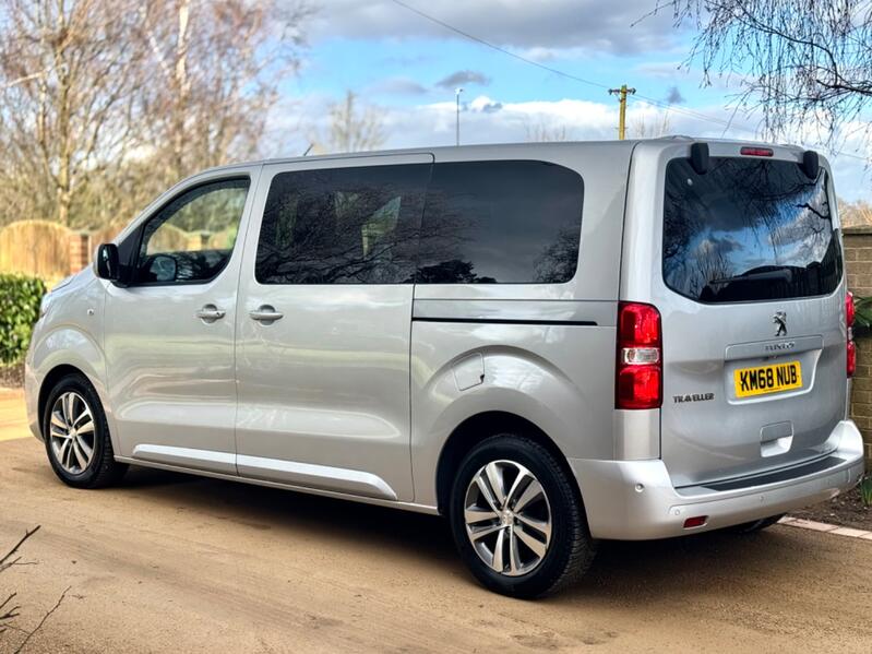 PEUGEOT TRAVELLER