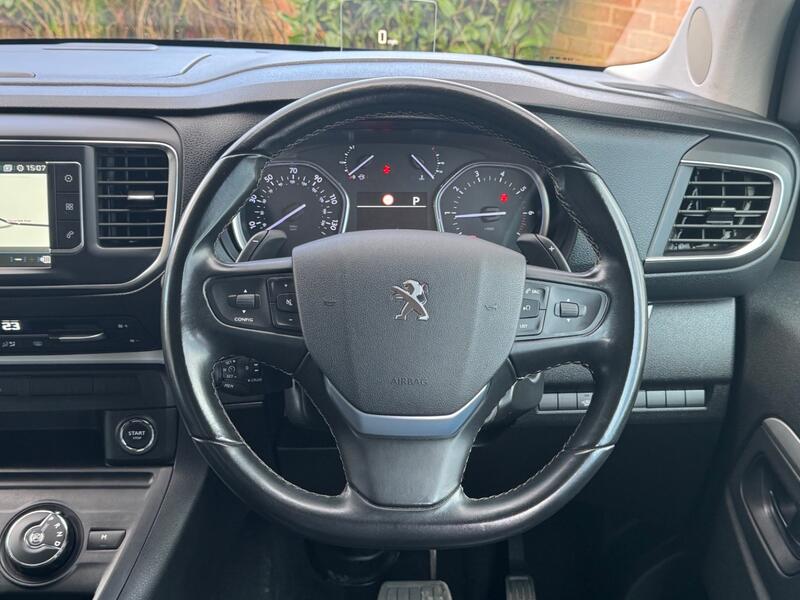 PEUGEOT TRAVELLER