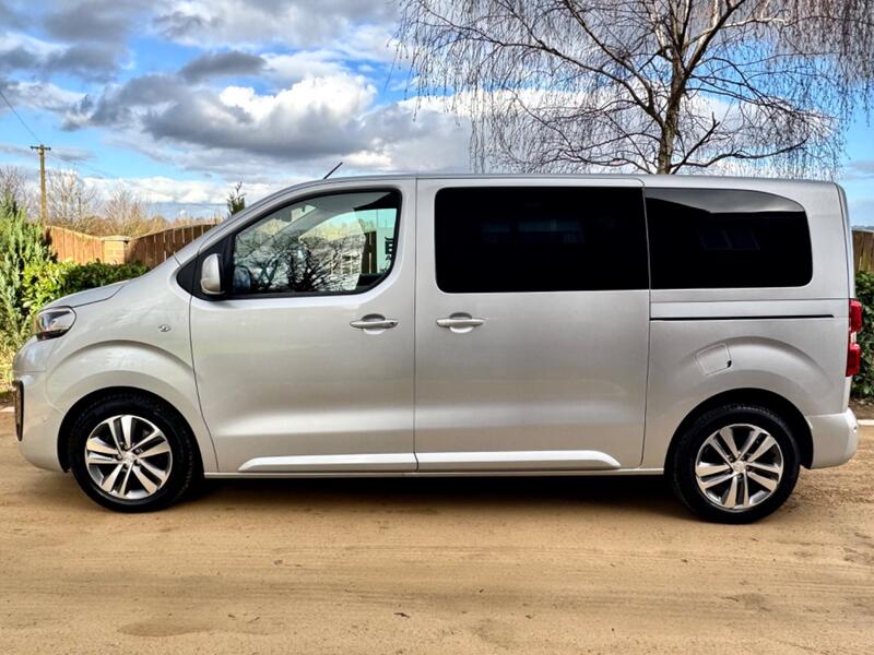 PEUGEOT TRAVELLER