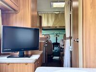 SWIFT ESCAPE 686