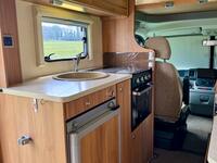 SWIFT ESCAPE 686