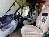 SWIFT ESCAPE 686