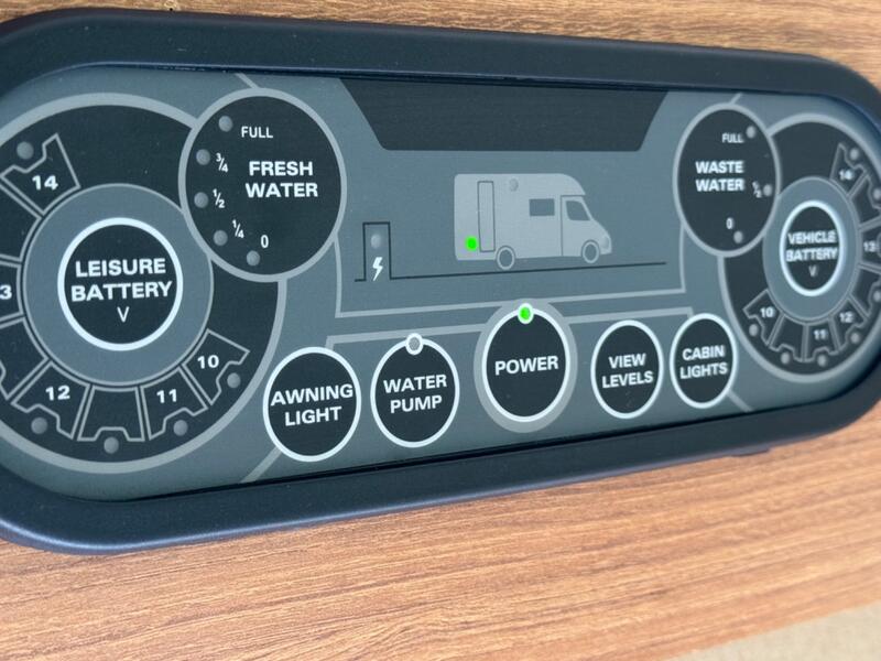 SWIFT ESCAPE 686