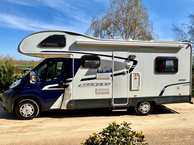 SWIFT ESCAPE 686