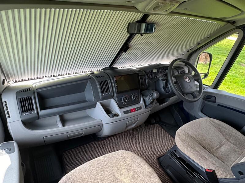 SWIFT ESCAPE 686