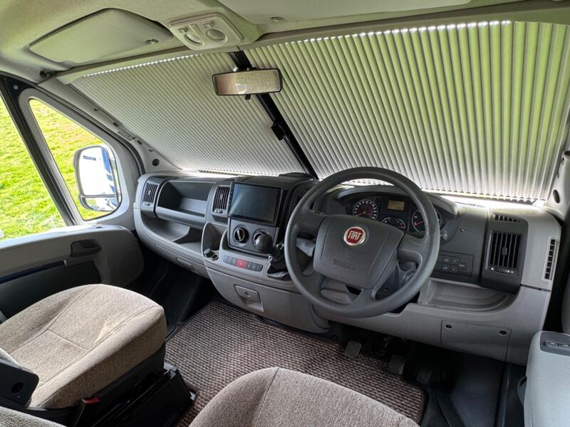 SWIFT ESCAPE 686