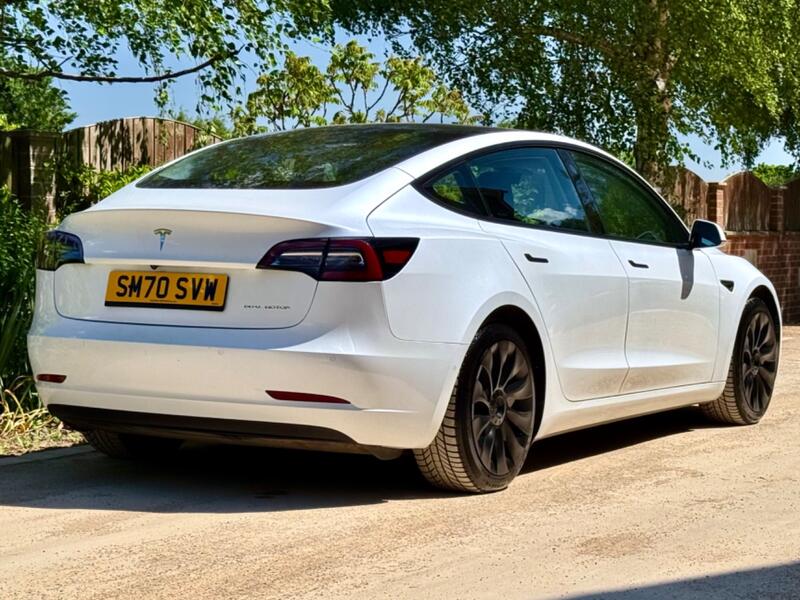 TESLA MODEL 3