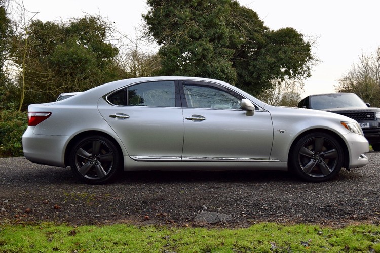 LEXUS LS