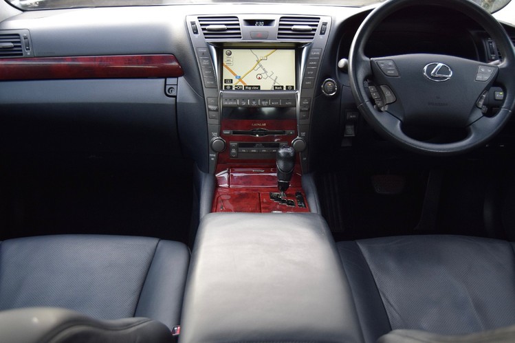LEXUS LS