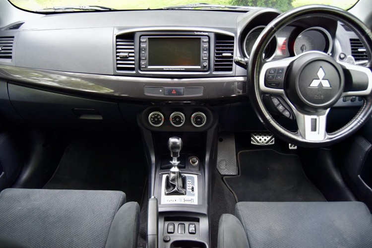 MITSUBISHI LANCER