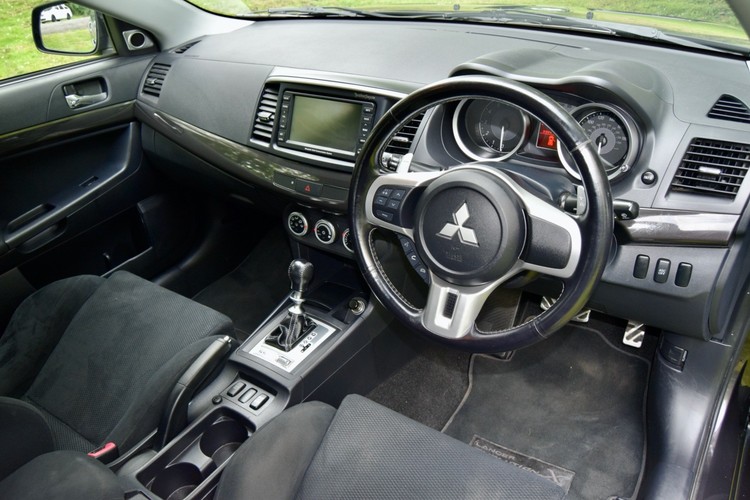 MITSUBISHI LANCER