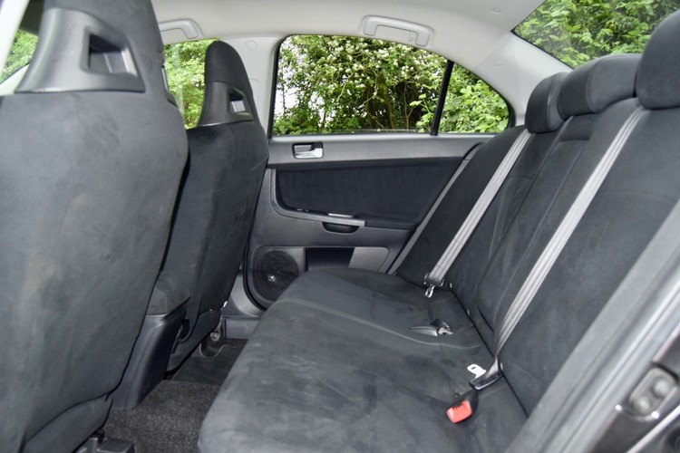 MITSUBISHI LANCER