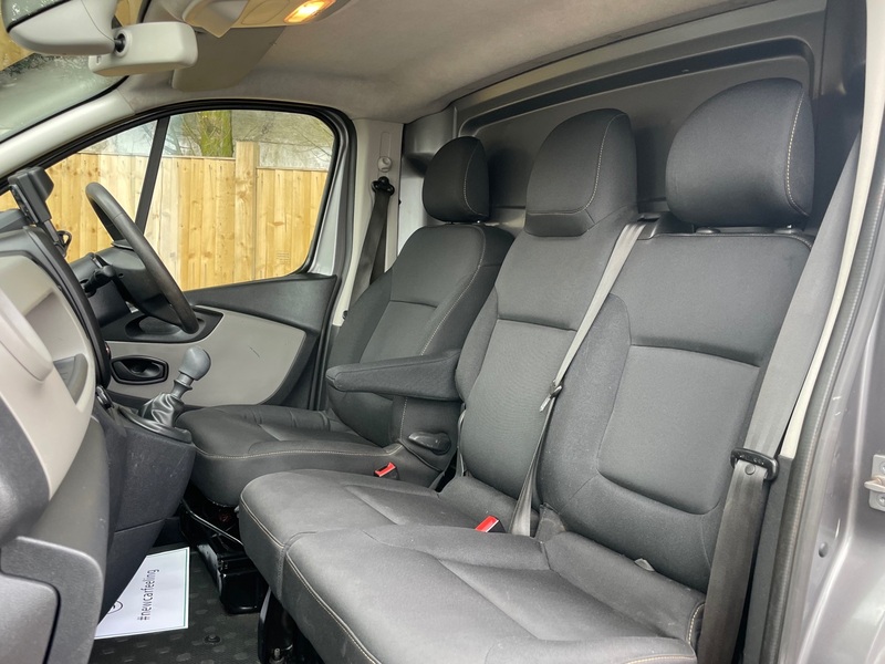 RENAULT TRAFIC