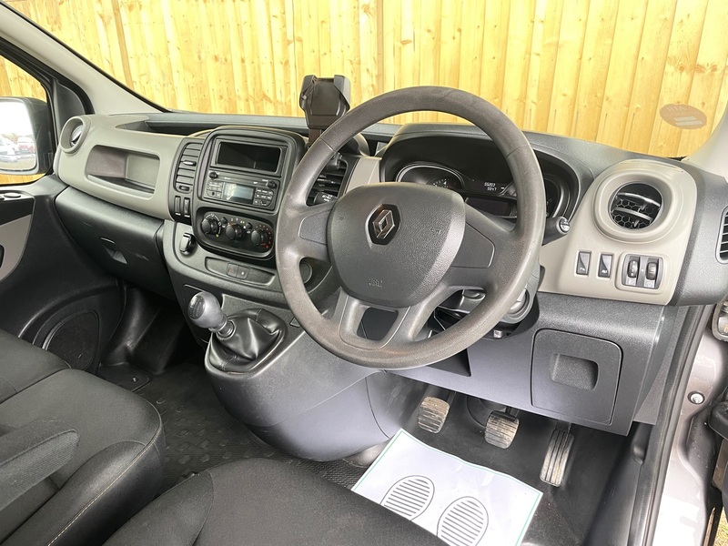 RENAULT TRAFIC