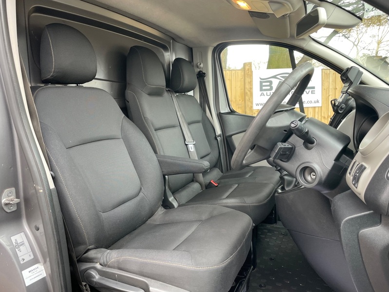 RENAULT TRAFIC